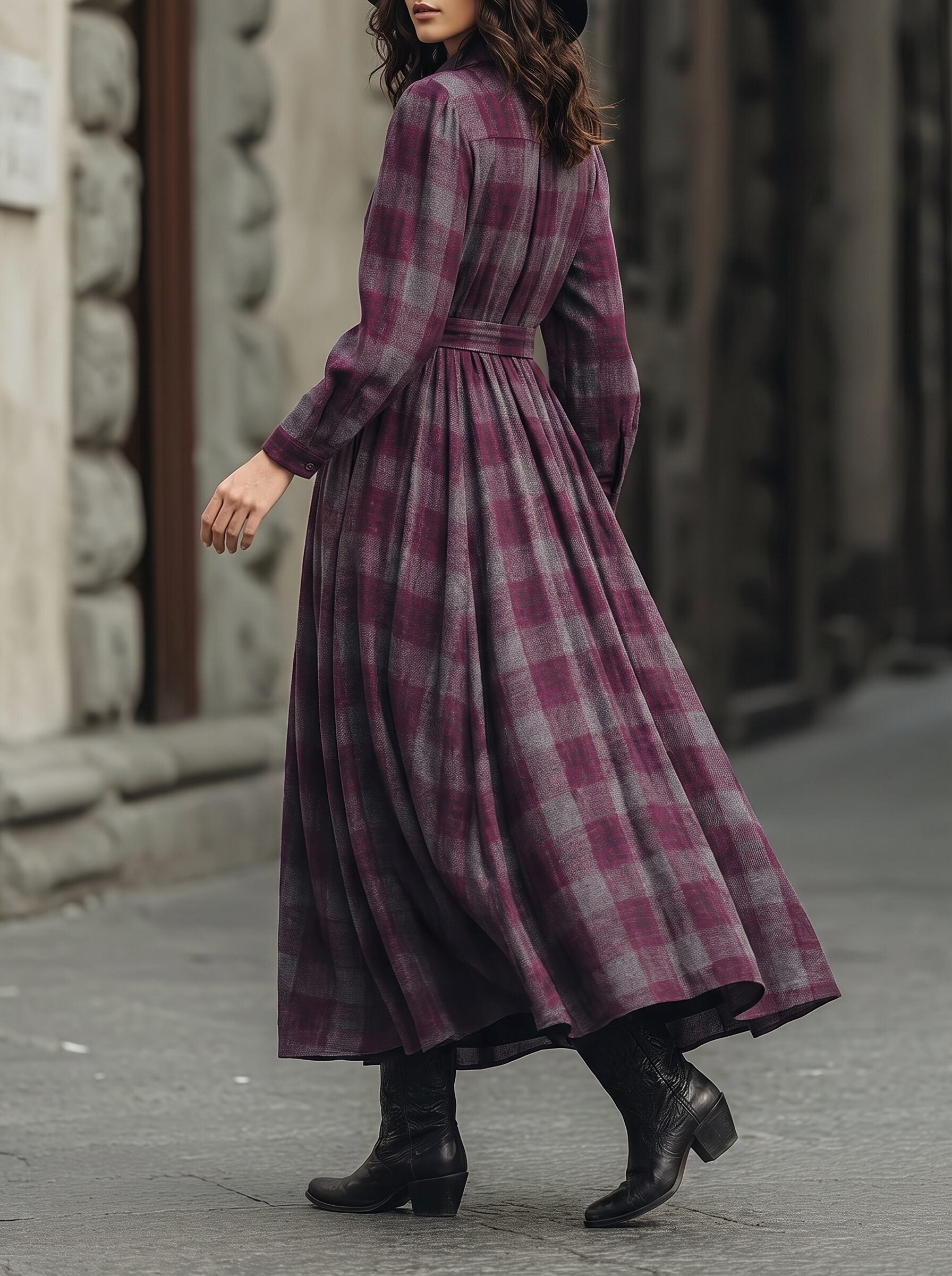 Women's Vintage Neckline Evening Dress in Plum