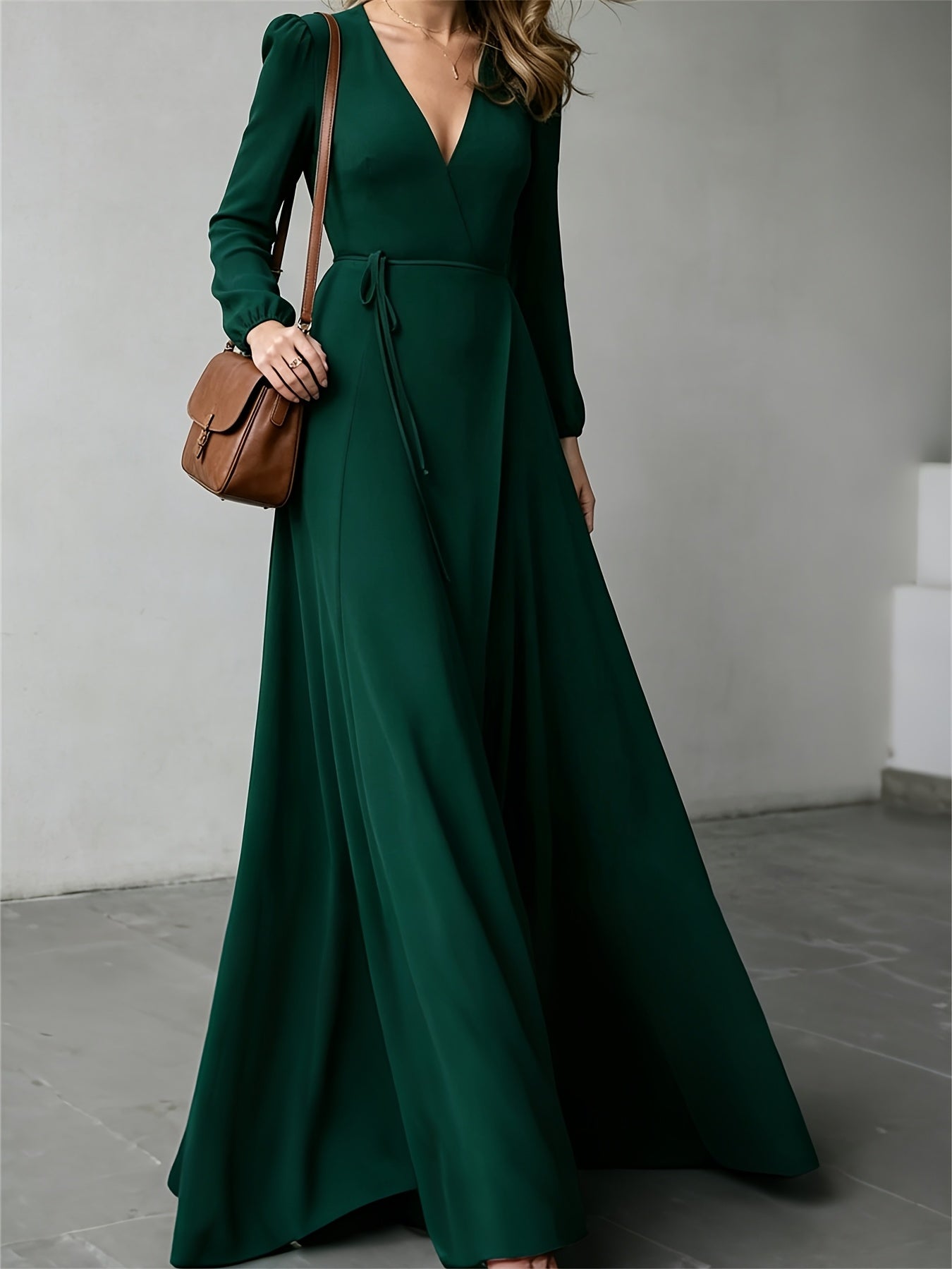 Women's Vintage Neckline Evening Dress in Satin