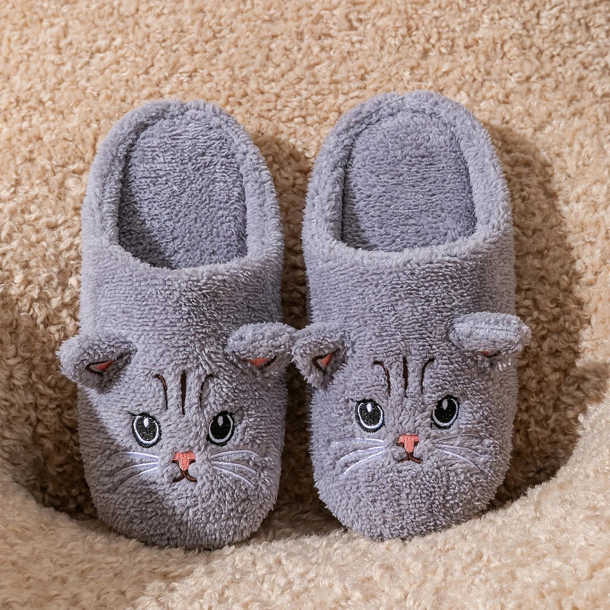 Women's Plush Cat Face Slide Slippers