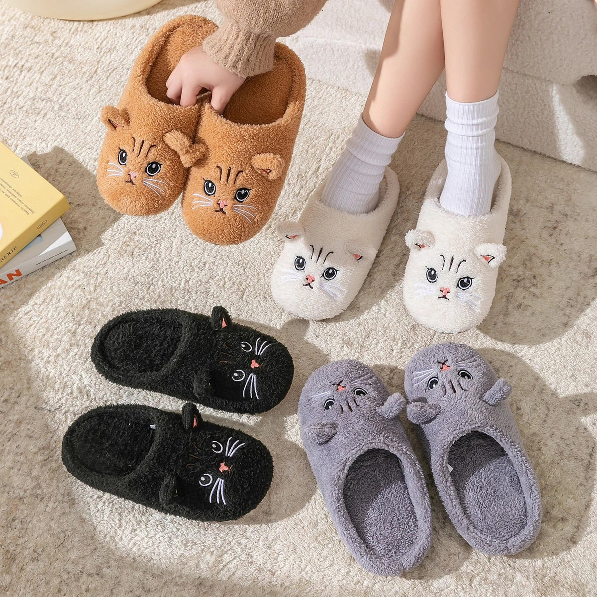 Women's Plush Cat Face Slide Slippers