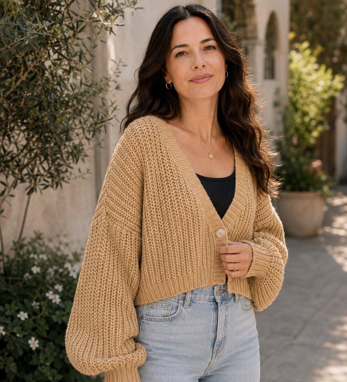 Women's Cropped Chunky Knit Cardigan