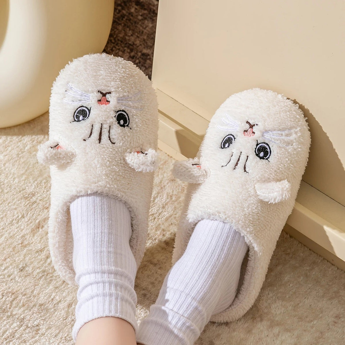Women's Plush Cat Face Slide Slippers