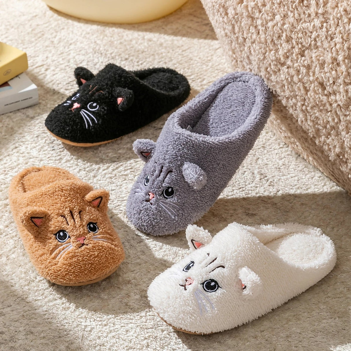 Women's Plush Cat Face Slide Slippers
