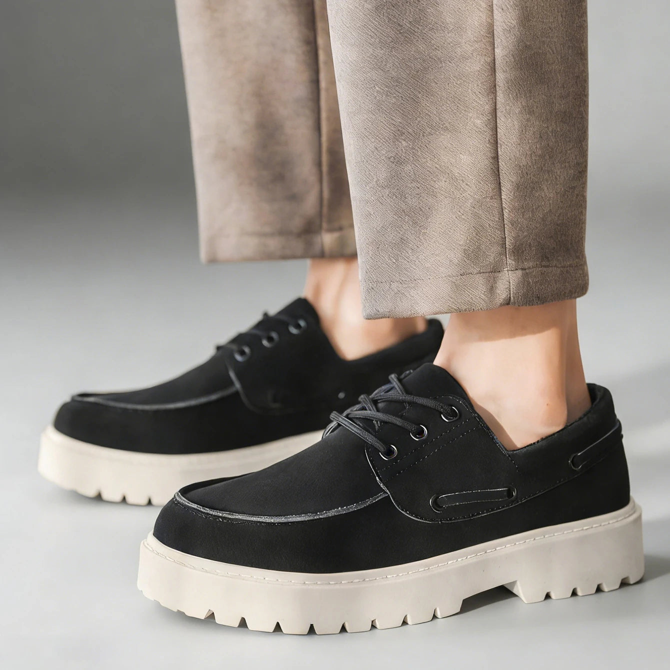 Men's Smooth Structured Casual Shoes with Elevated Platform Sole