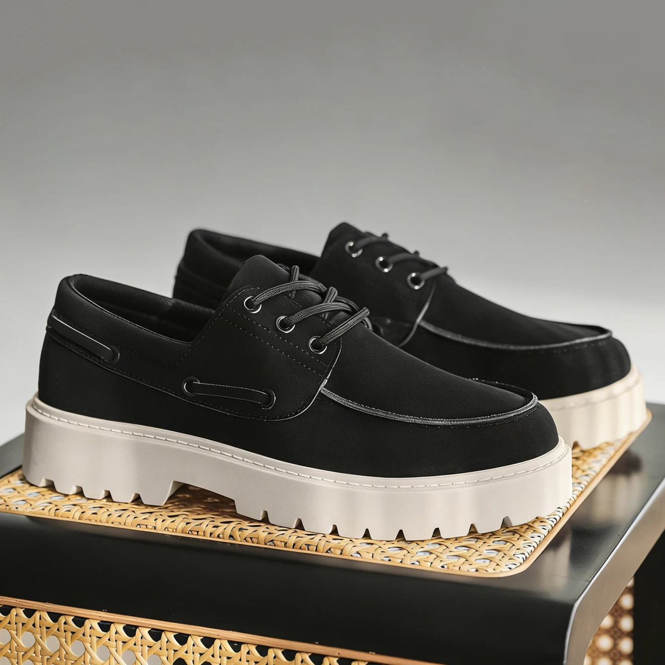 Men's Smooth Structured Casual Shoes with Elevated Platform Sole