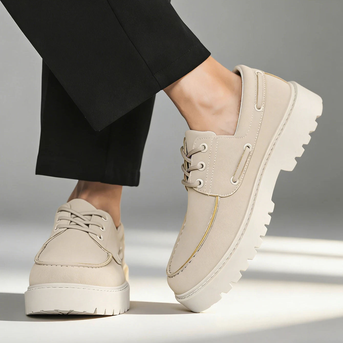 Men's Smooth Structured Casual Shoes with Elevated Platform Sole