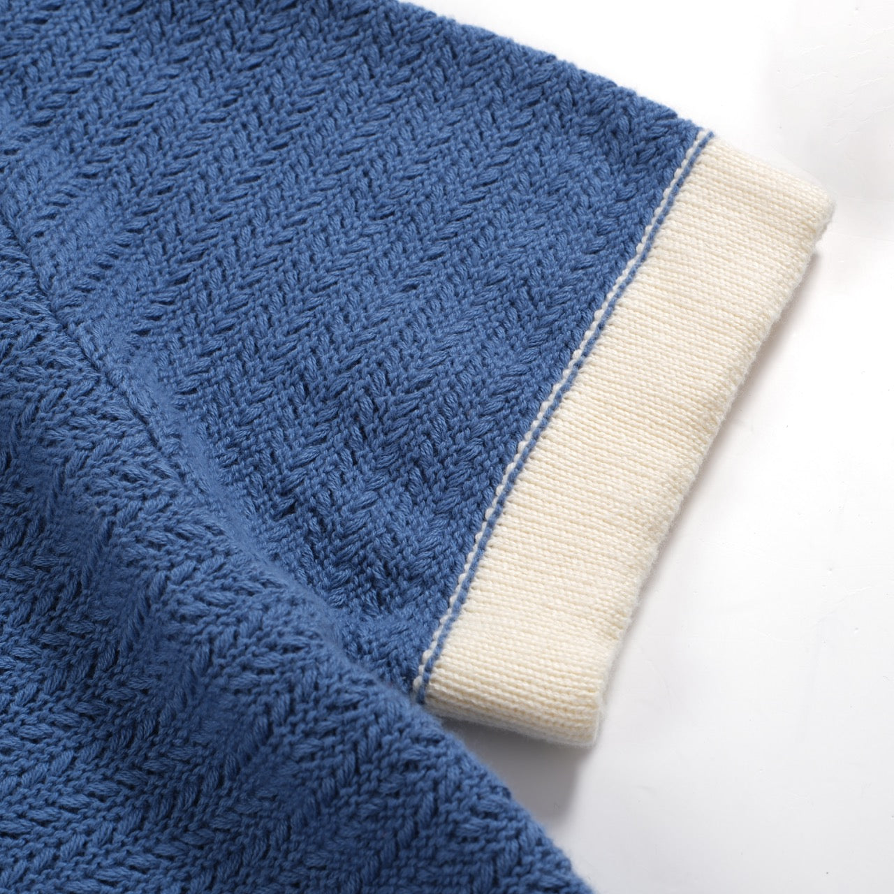 Men's Textured Knit Polo Shirt with Wide Collar