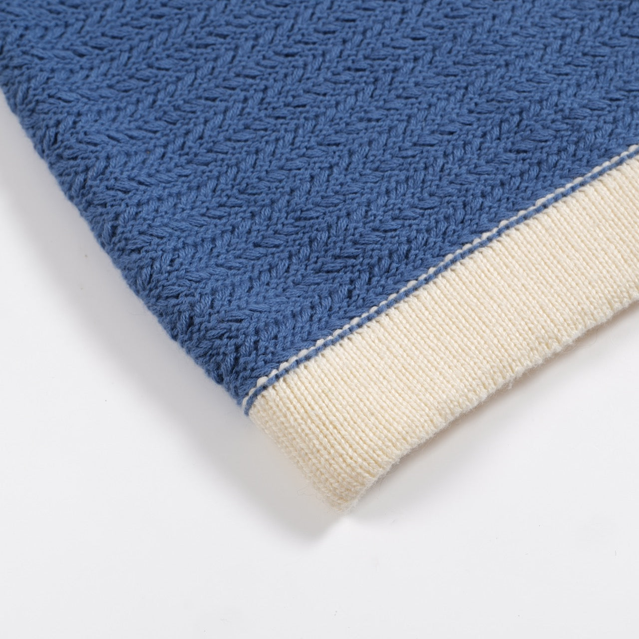 Men's Textured Knit Polo Shirt with Wide Collar