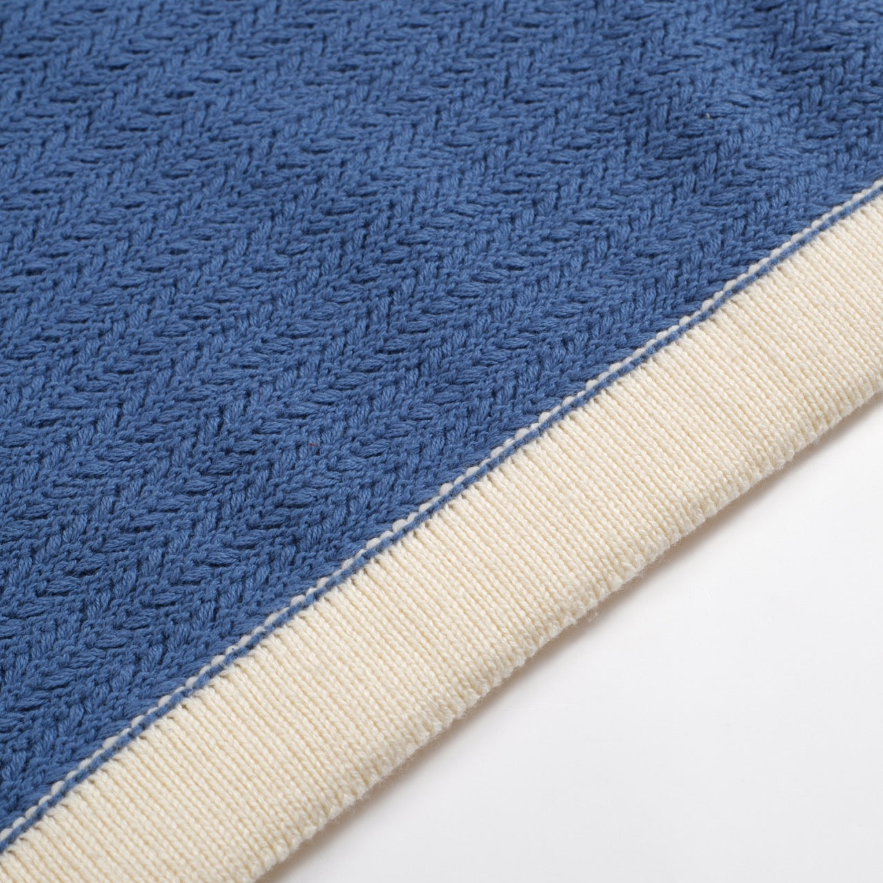Men's Textured Knit Polo Shirt with Wide Collar
