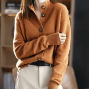 Women's Cashmere Cardigan Sweater with Relaxed Fit and Cozy Elegance