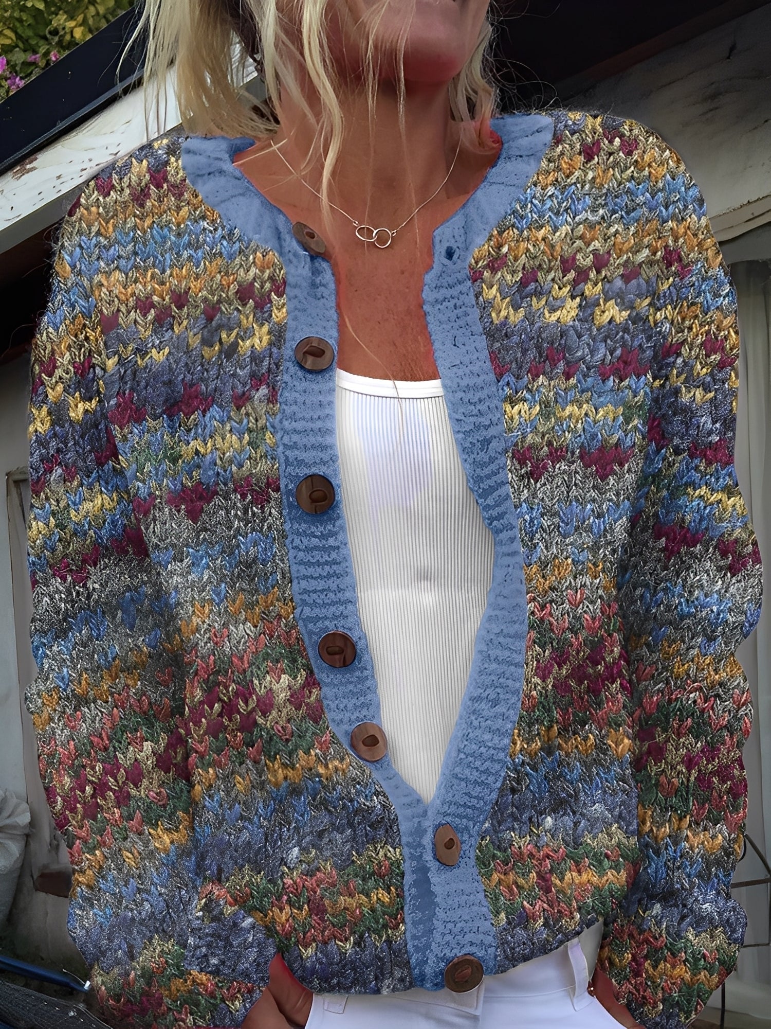 Women's Classic Button Cardigan in Lightweight Knit for Everyday Elegance