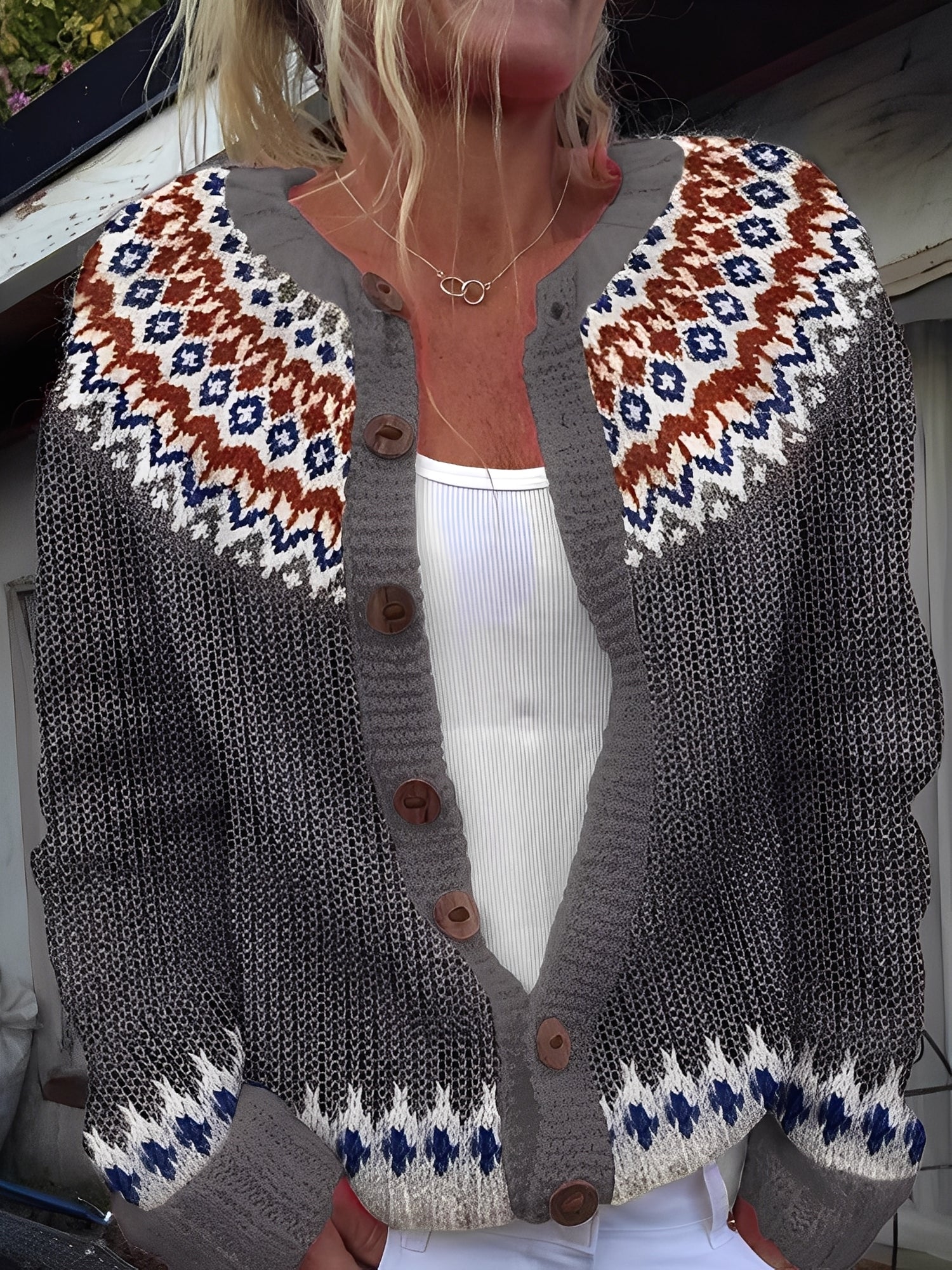 Women's Classic Button Cardigan in Lightweight Knit for Everyday Elegance