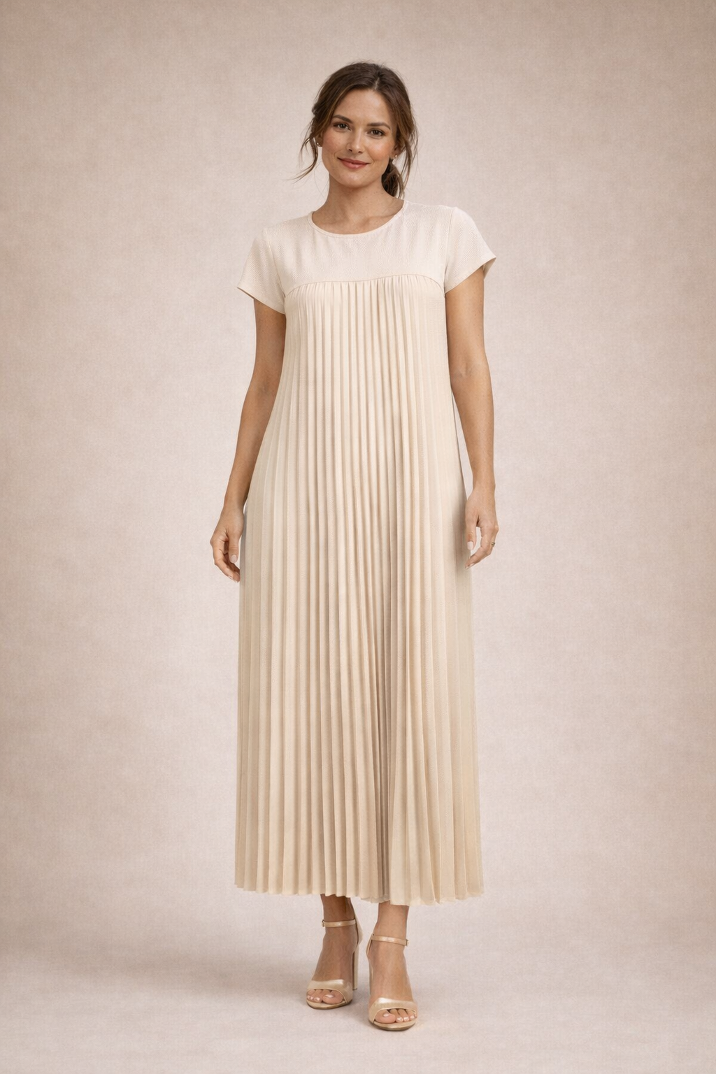 Women's Pleated Maxi Dress with Airy Cut for Summer