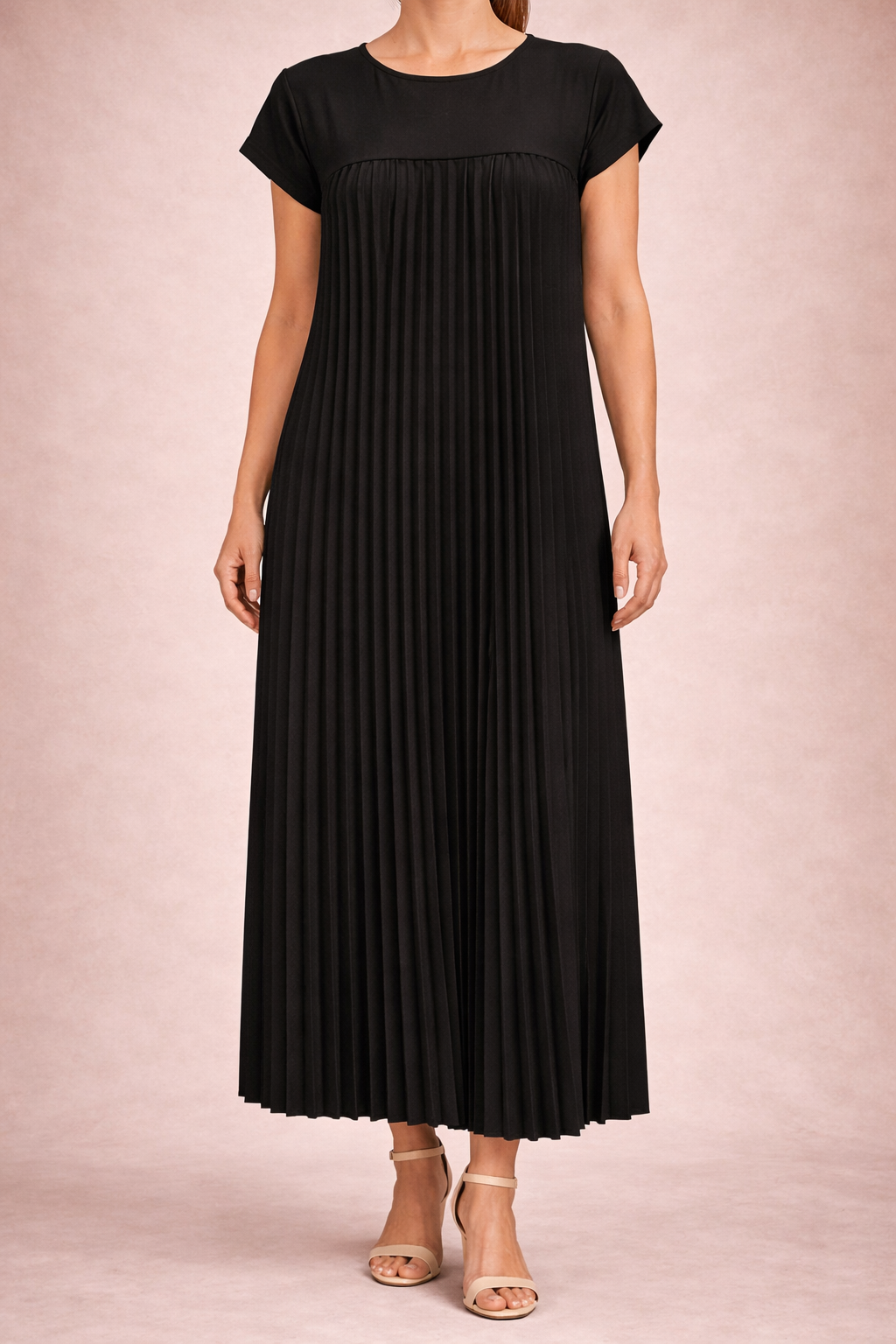 Women's Pleated Maxi Dress with Airy Cut for Summer