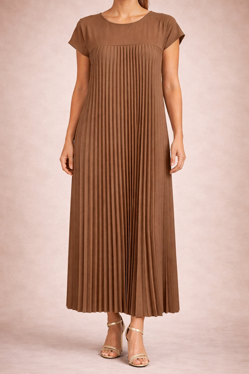 Women's Pleated Maxi Dress with Airy Cut for Summer