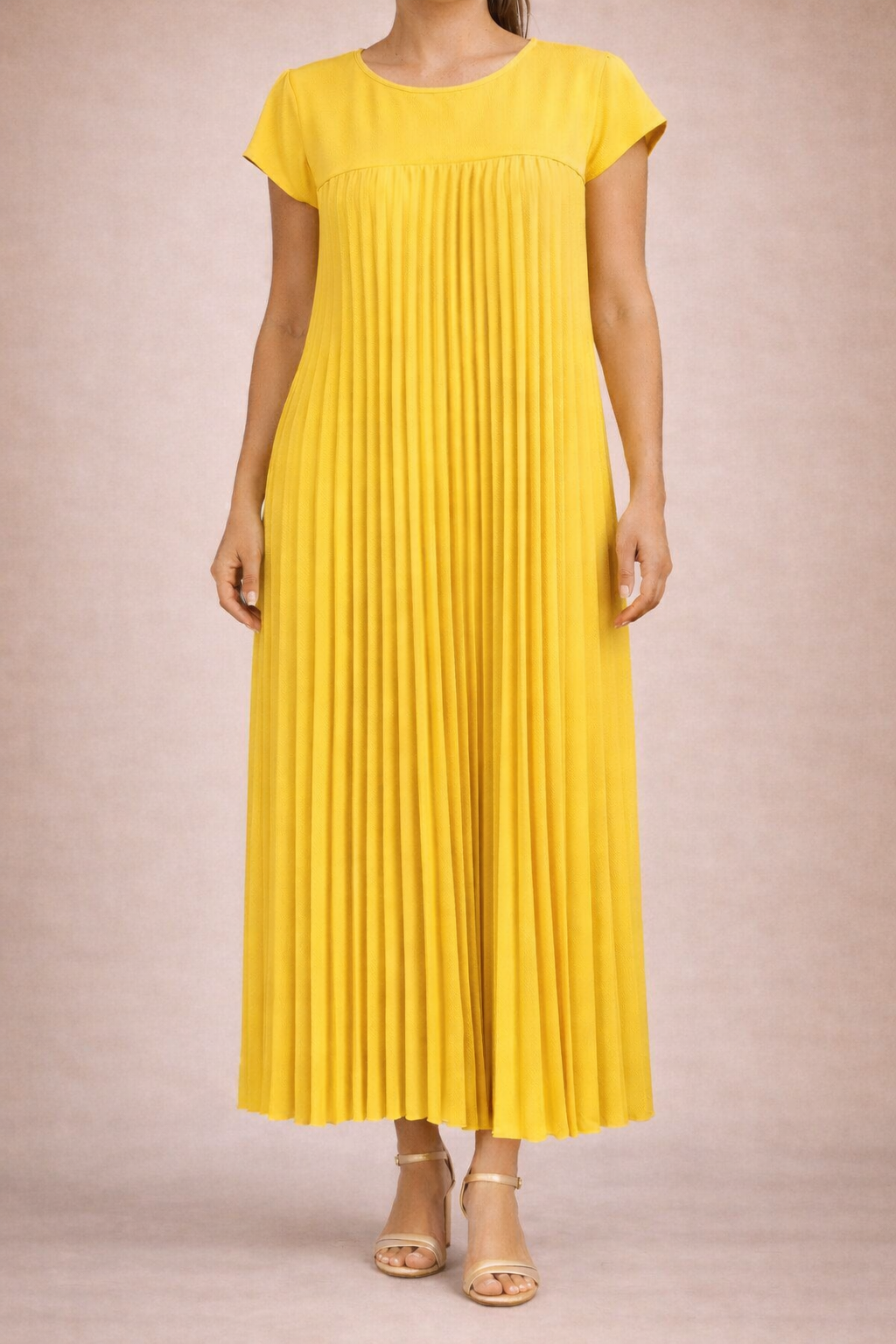 Women's Pleated Maxi Dress with Airy Cut for Summer