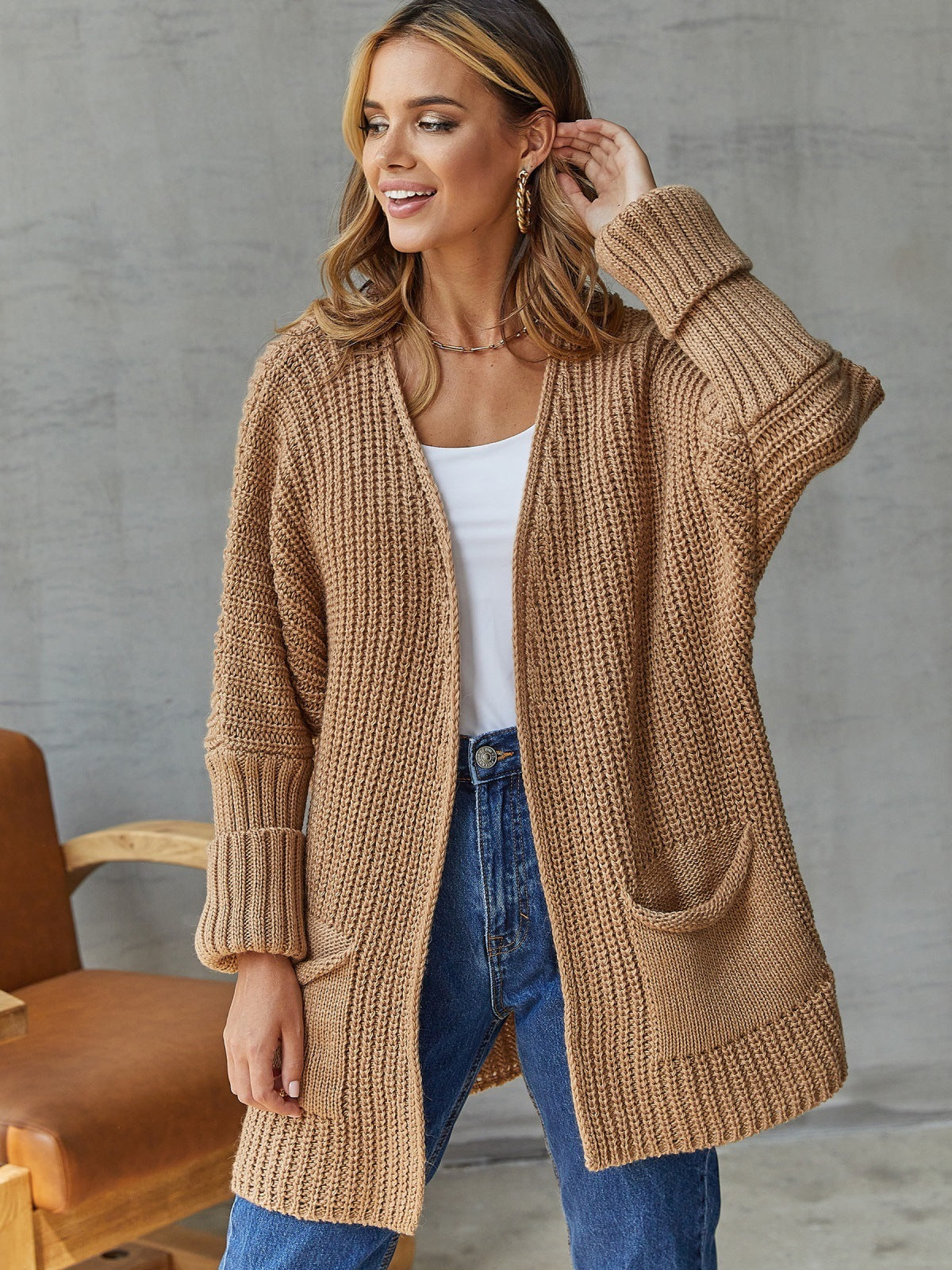 Women's Structured Knit Jacket with Practical Pockets for Cozy Comfort