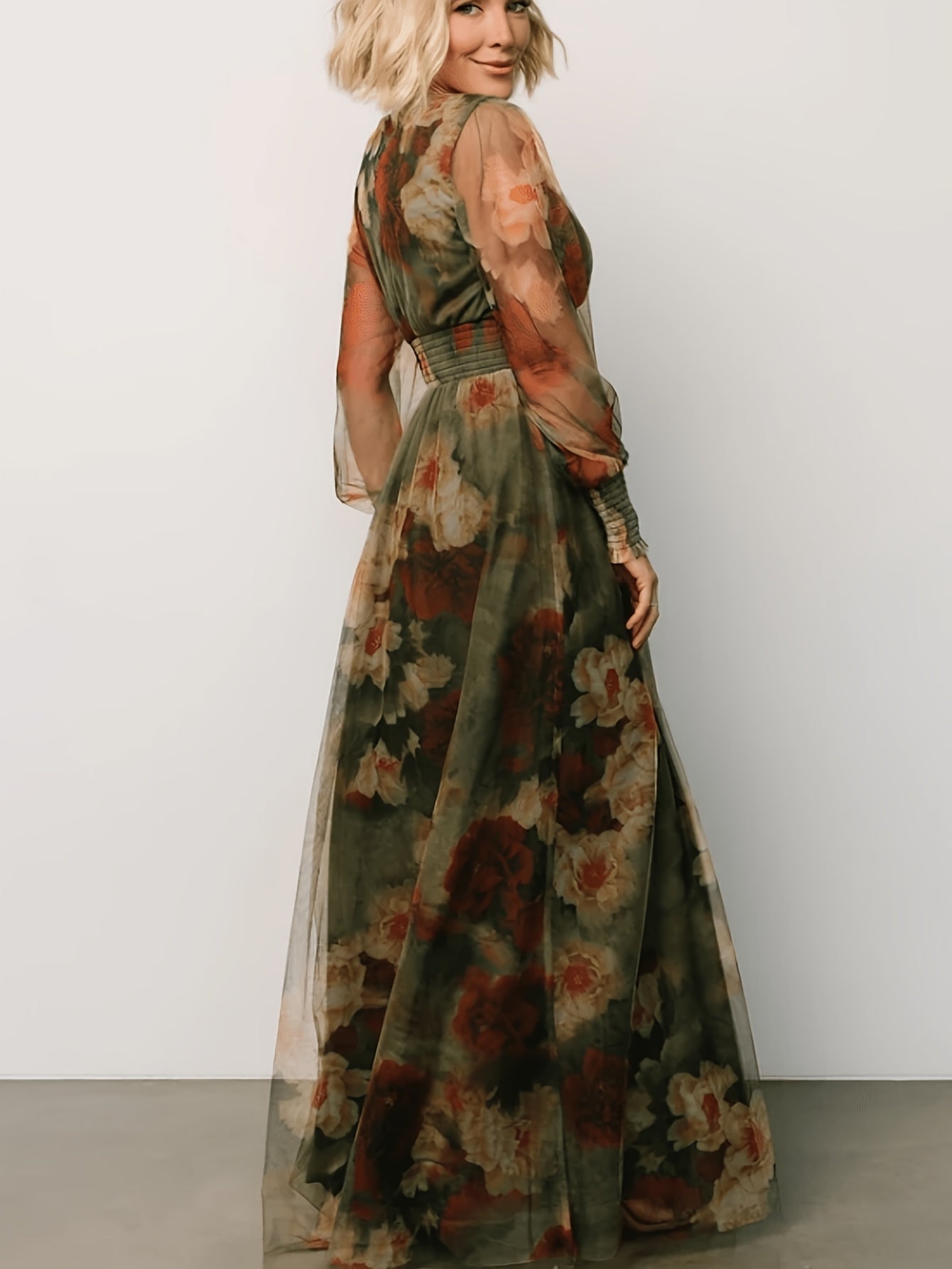 Women's Vintage Neckline Evening Dress in Floral