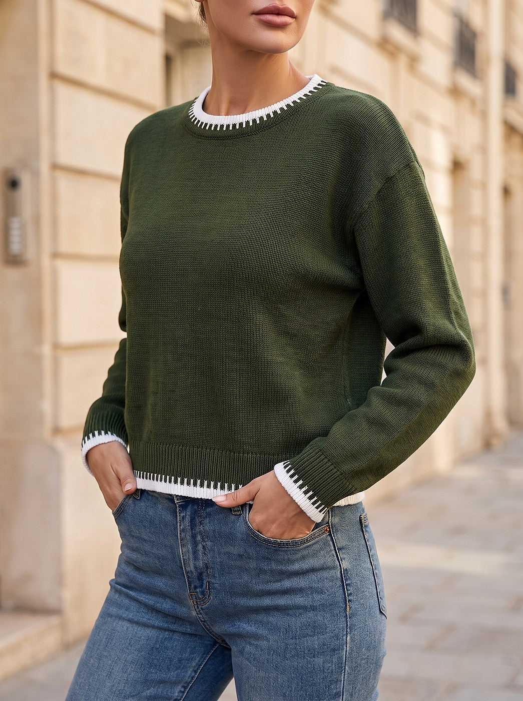 Women's Contrast Stitch Crew Neck Cropped Sweater