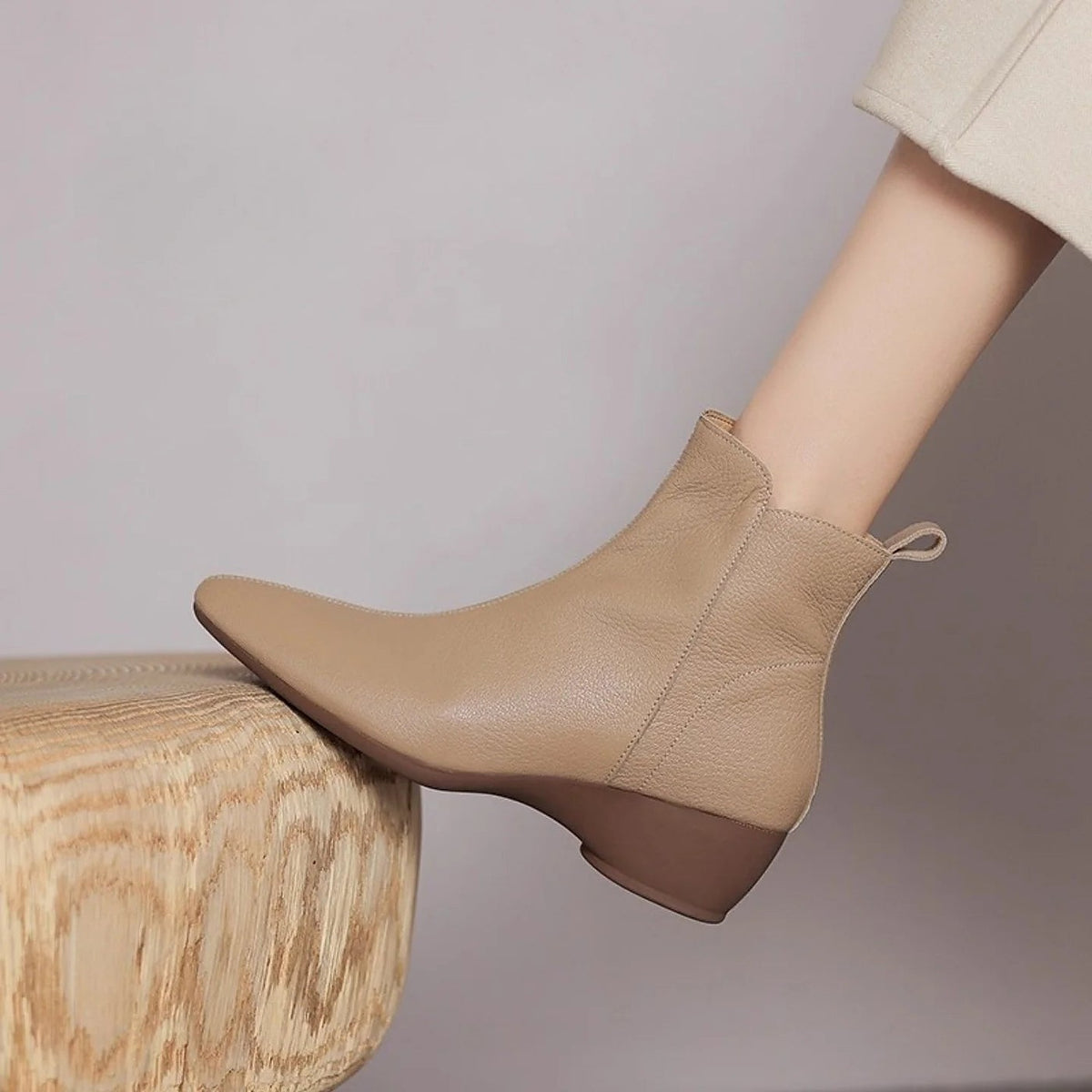 Women's Faux Fur Lined Chelsea Boots