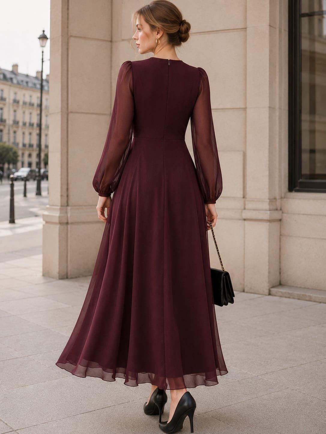 Women's Vintage Neckline Evening Dress in Chiffon